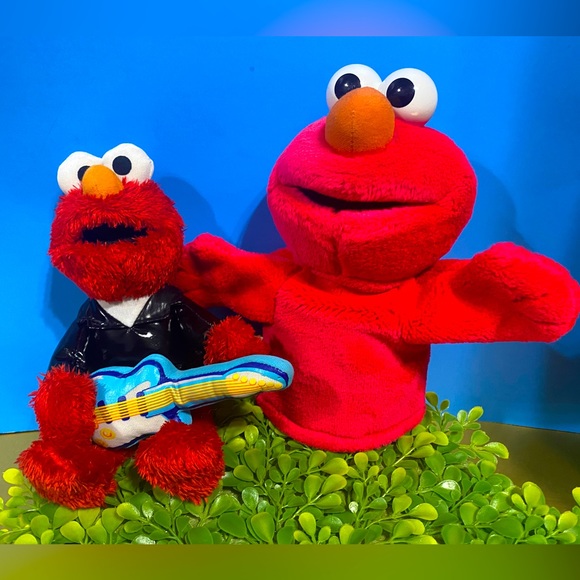 SESAME STREET ELMO VTG BUNDLE HAND PUPPET & ELMO PLAYING GUITAR PLUSH JIM HENSON - Picture 1 of 12